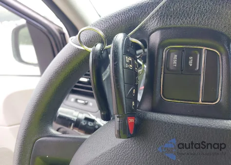 2013 Dodge Grand Caravan Sxt z USA, uszkodzony, nr VIN 2C4RDGCG7DR617808